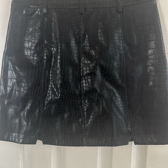 NWT SAM EDELMAN FAUX LEATHER CROC PRINT BUTTON MINI SKIRT SIZE S/XS - Picture 6 of 11